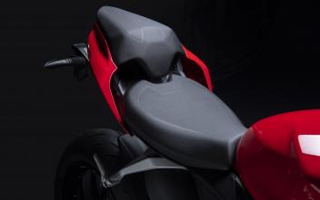 Nová Ducati Streetfighter V2